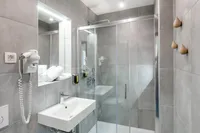 Standard Doppelzimmer - Garni Hotel Cirman Ljubljana - Bild 4